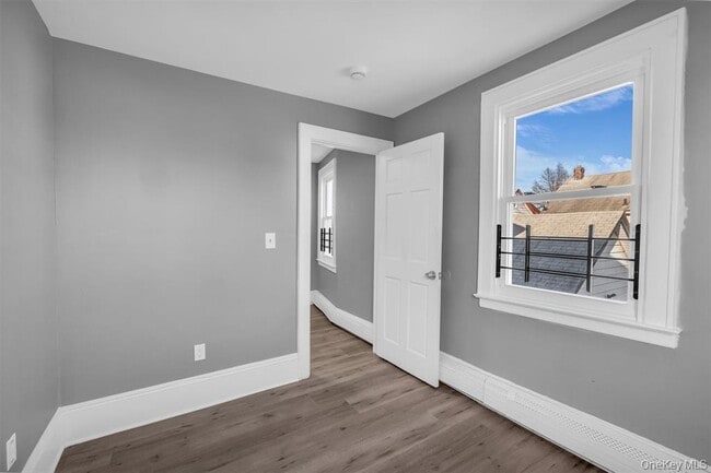 Building Photo - 31-33-33 Burr Ave