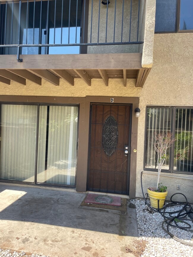 Building Photo - 9238 Citrus Ave