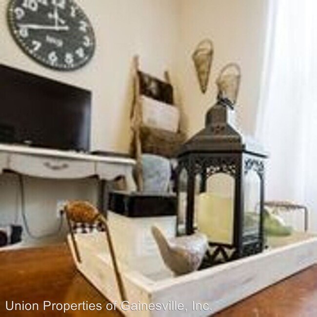 Building Photo - 2 br, 2 bath Apartment - 110 NW 9th Terrace