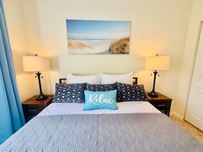 Building Photo - 1820 Florida Club Cir