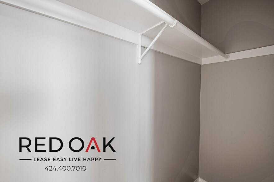 Building Photo - 692 Valencia St