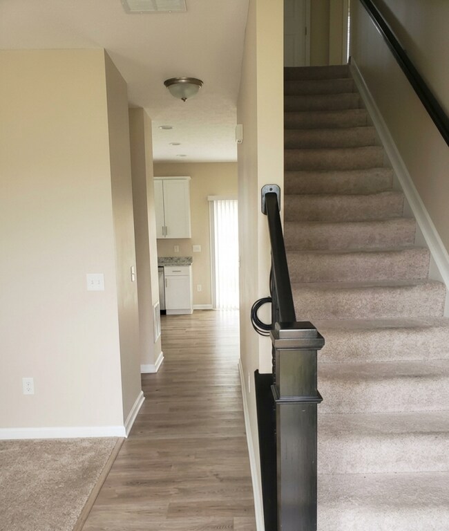 Building Photo - 304 Gray Fox Ct