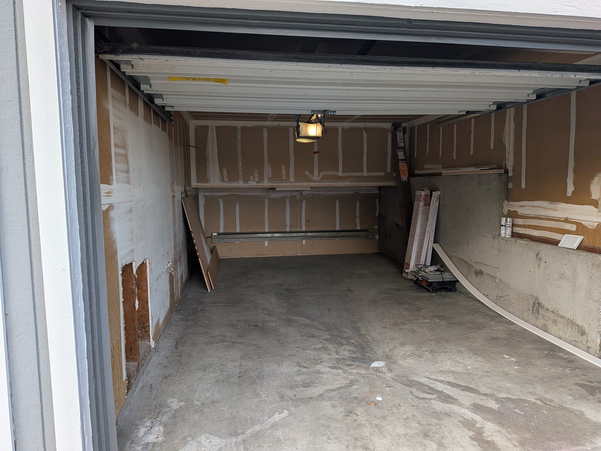 Building Photo - 1408 W Cora Ct