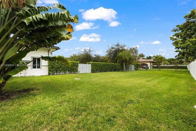 Building Photo - 9580 SW 101st Terrace