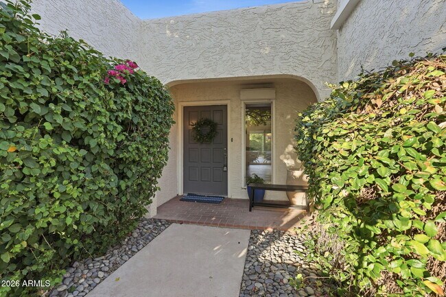 Building Photo - 7352 E Valley Vista Dr