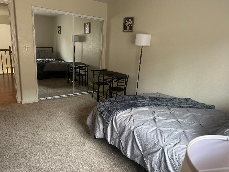 Building Photo - 4437 Rock Island Dr