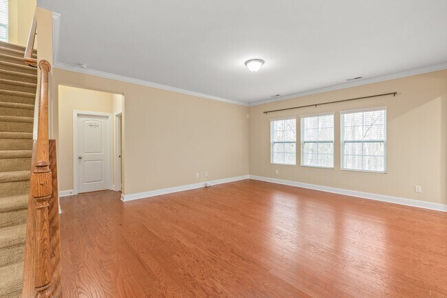 Building Photo - (Coming Soon) 5 Bedroom Brick Home in Matthews!