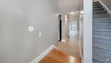 Building Photo - Brand New 2 bedroom Remodel with parking