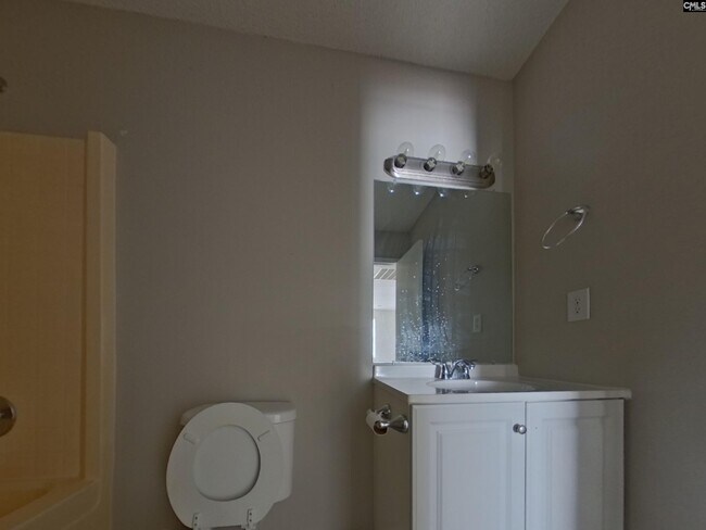 Building Photo - 3 Glen Knoll Ct