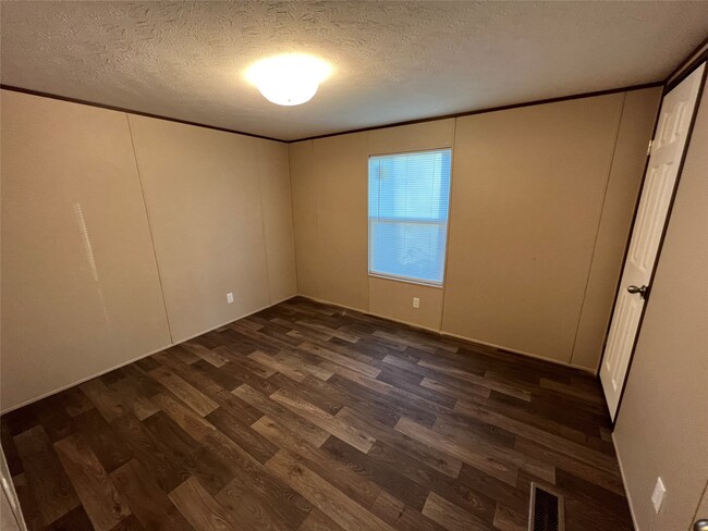 Building Photo - 13910 Anchor Ct