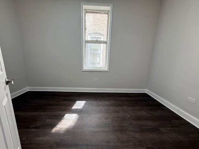 Building Photo - 2533 S Drake Ave