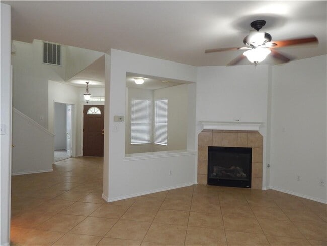 Building Photo - 13521 Shawna Dnay Dr