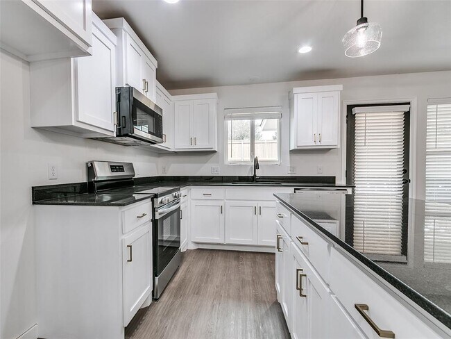 Building Photo - 13000 NW 3rd St