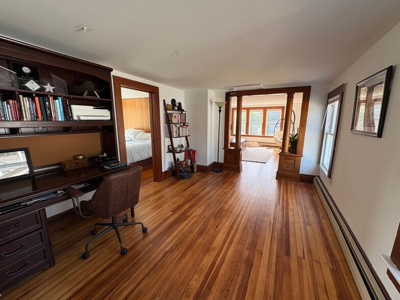 Building Photo - 3729 New York 43-2nd floor