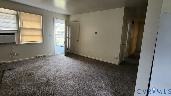 Building Photo - 424 Round Top Ave