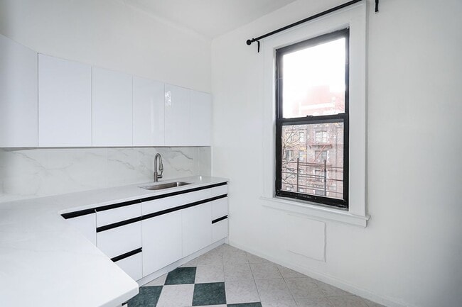 Building Photo - 11525 Metropolitan Avenue, 233