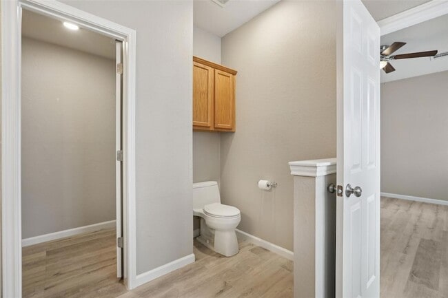 Building Photo - 4937 Hartson