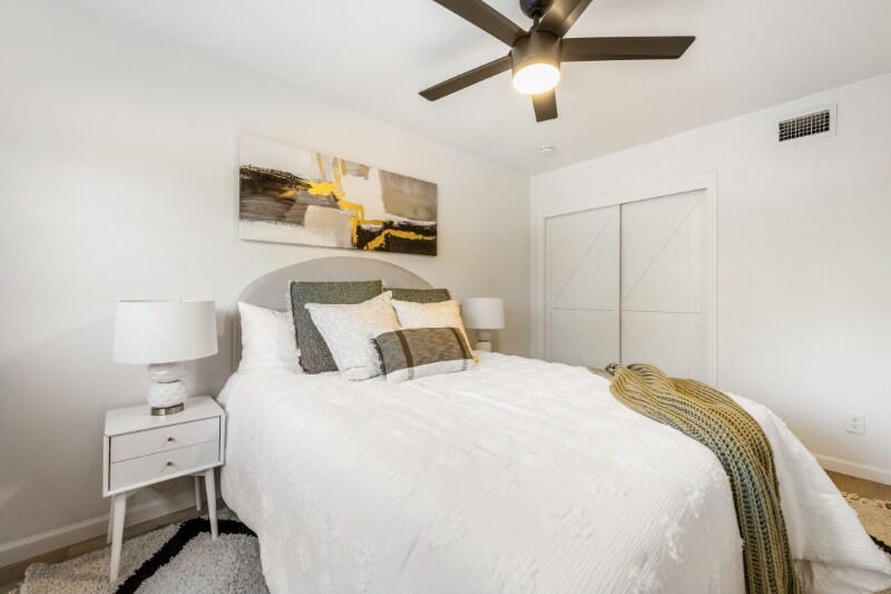 Building Photo - 8237 Cabin Springs Ave