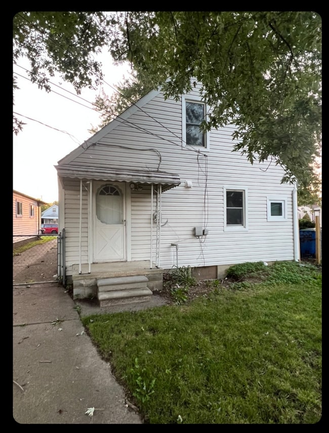 Building Photo - Nice Warren 3 bed 1 bath