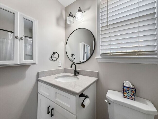 Building Photo - Spacious 3BR 2 BA Home with Wooden Deck in Wake Forest