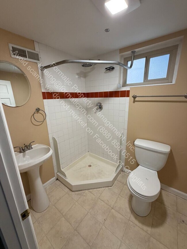 Building Photo - 2246 S Corona St