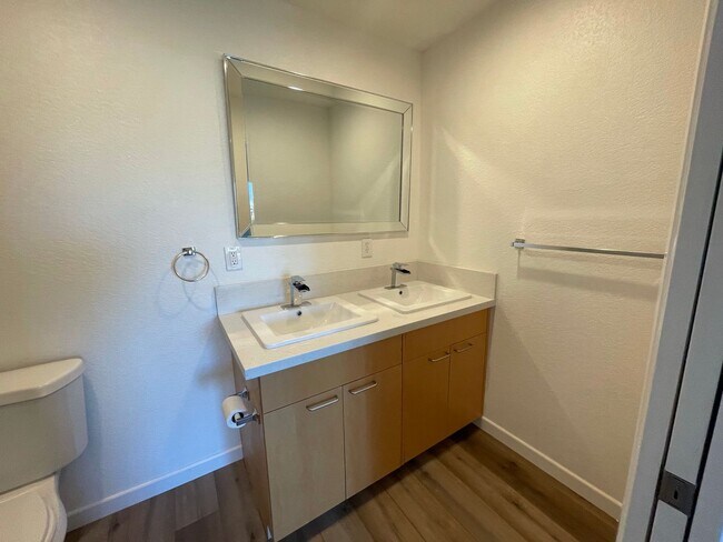 Building Photo - Carr Dr