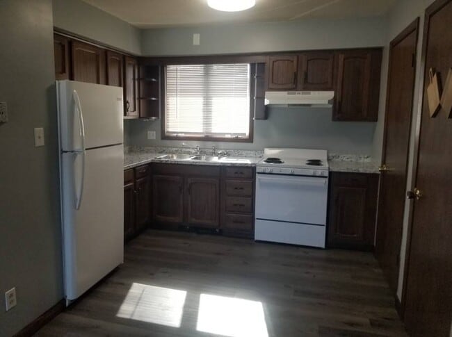 Building Photo - 519 Morris St