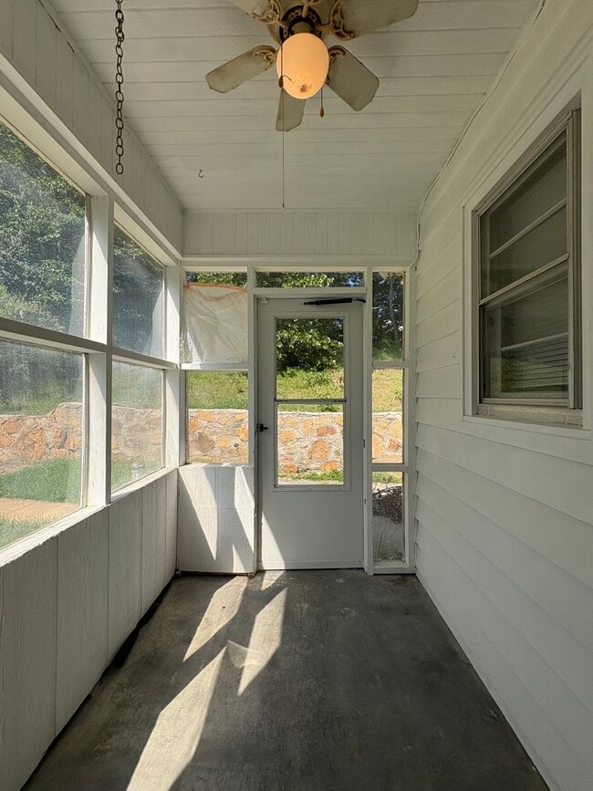 Building Photo - 1407 Johnston Dr