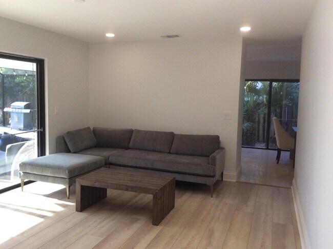 Building Photo - 12305 Sawgrass Ct