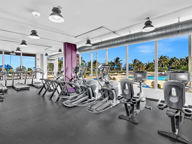 Building Photo - 100 Lincoln Rd