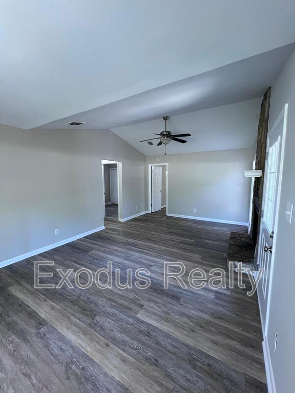 Building Photo - 157 Maranatha Cir