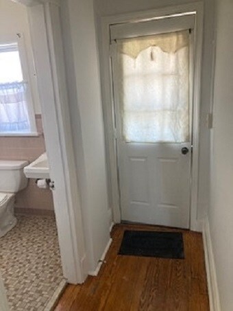 Building Photo - 87 Town Hill Ave