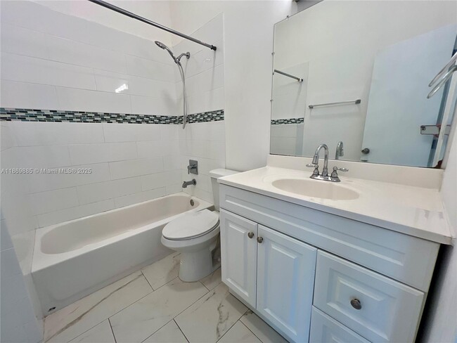 Building Photo - 7133 SW 109th Ct