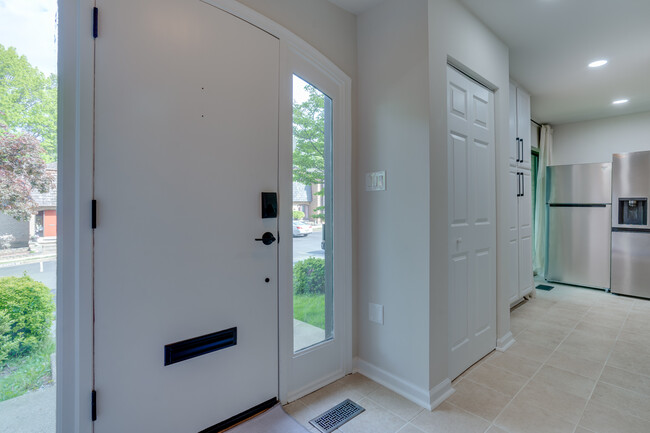 Foyer - 7917 Schuyler Ct