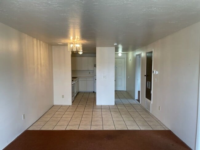 Building Photo - Great South Ogden Condo