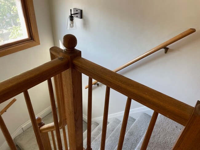 Building Photo - 1427 N Hawley Rd