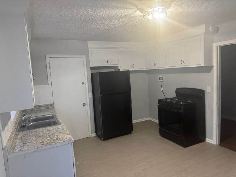 Building Photo - 5500 Chalmers St