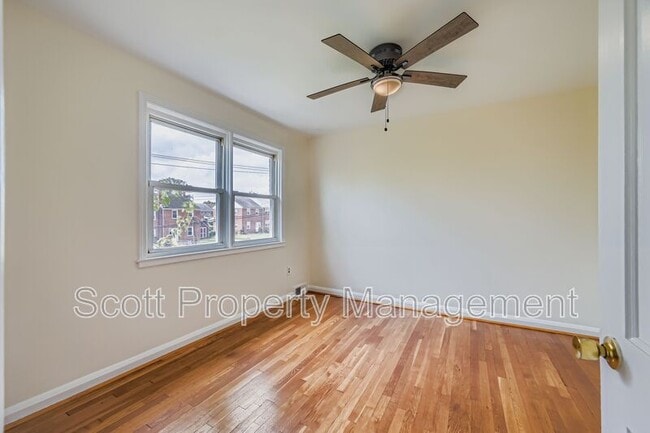 Building Photo - 1333 Cedarcroft Rd