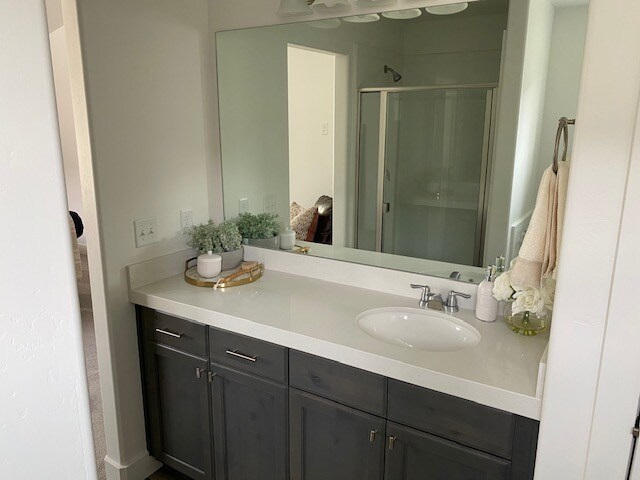 Building Photo - 7244 N Silver Spring Way