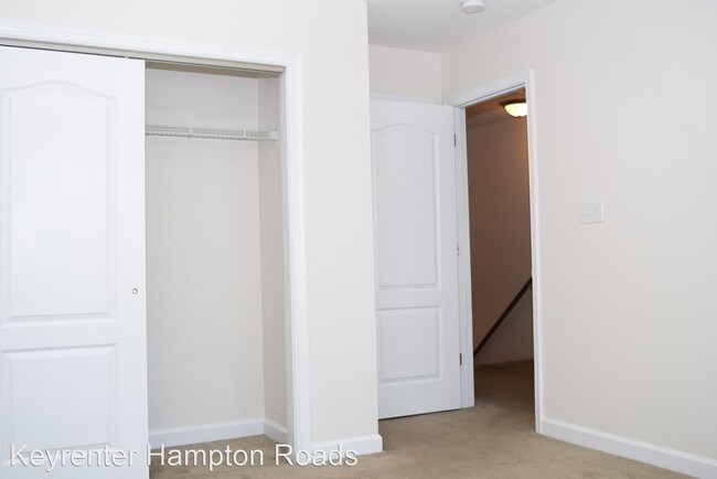 Building Photo - 4 br, 3.5 bath House - 1459 W 43rd Street