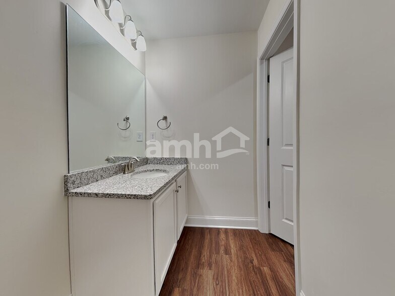 Building Photo - 1221 Bordeau Way