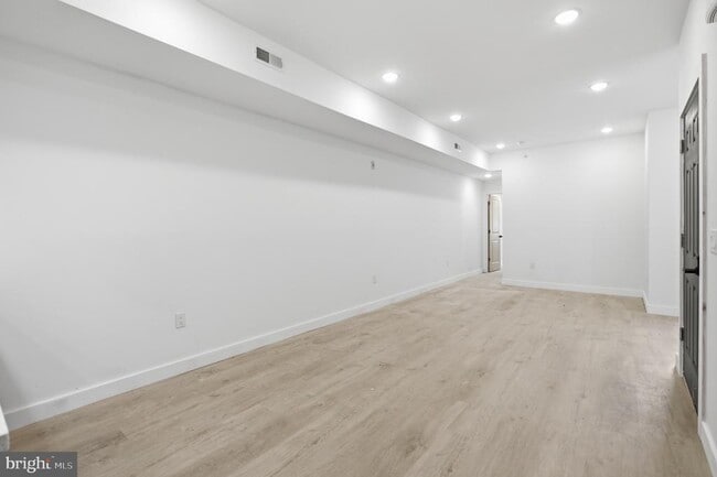 Building Photo - 2346 N 16th St