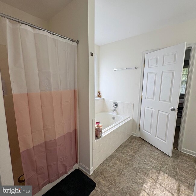 Building Photo - 629 Welsh Dr