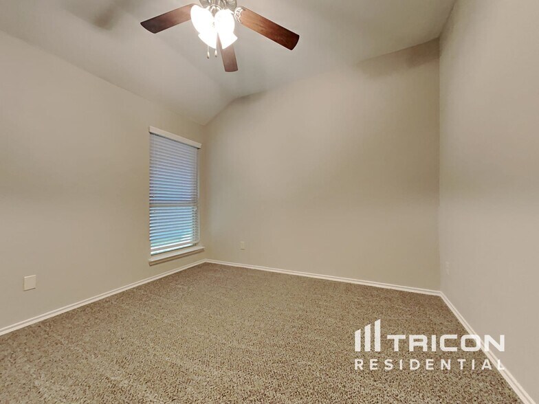 Building Photo - 1625 Applegate Way