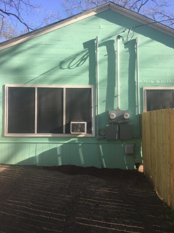 Building Photo - 811 Bishop St