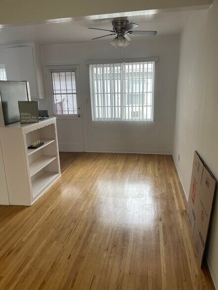 Primary Photo - 7008 Flight Ave