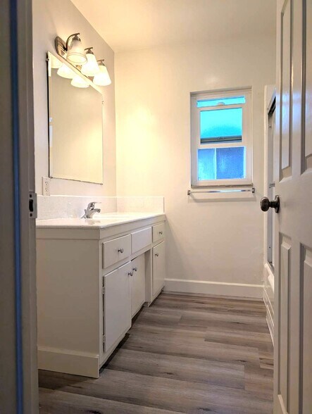 Building Photo - 3694 Redondo Beach Blvd