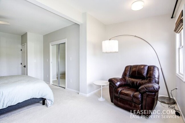 Building Photo - 719 Gallatin St NW