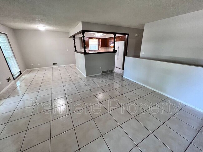 Building Photo - 4327 Sterling Ave