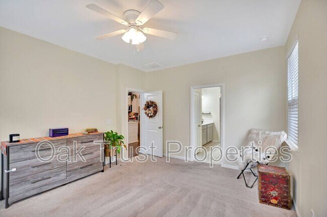 Building Photo - 142 Airy Dr